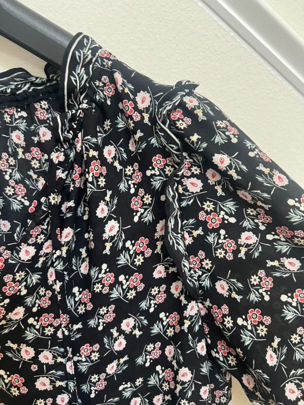 Max Studio Black V Neck Balloon Sleeve Floral Bohemian Casual Mini Dress - Picture 6 of 11